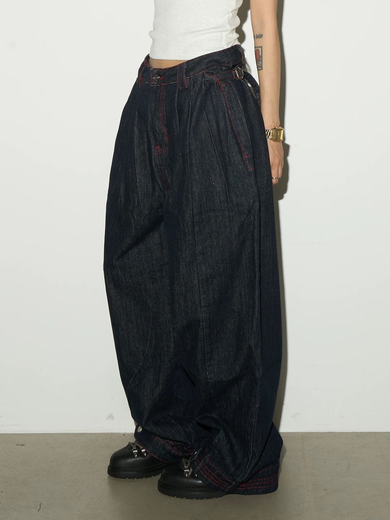 【MICHINNYON】Red Line Stitch Wide Jeans