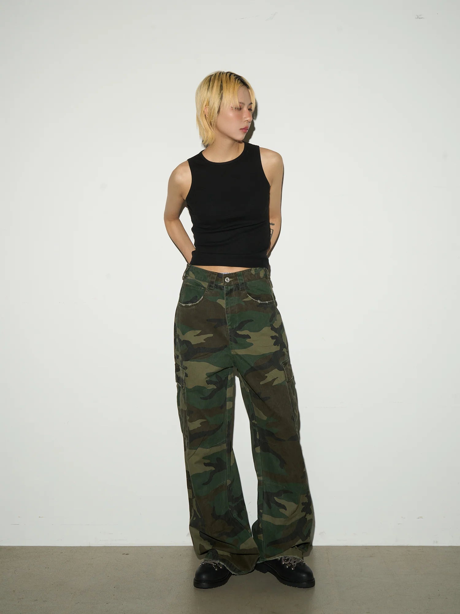 【MICHINNYON】Camouflage Cargo Pants